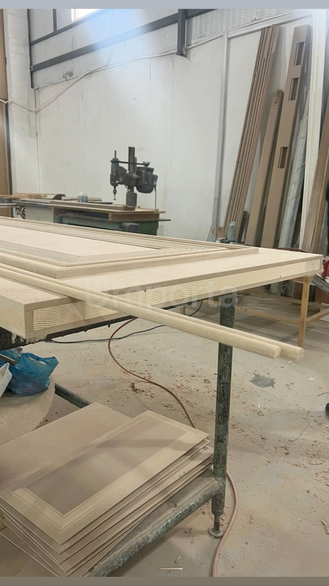 چرا درب داخلی شما تاب بر می دارد؟