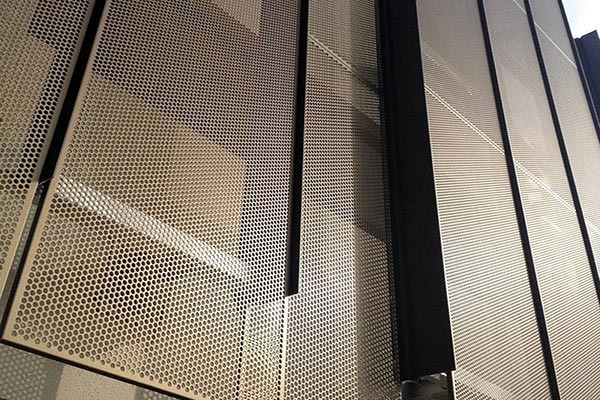 تصویر ورق استیل در نمای ساختمان