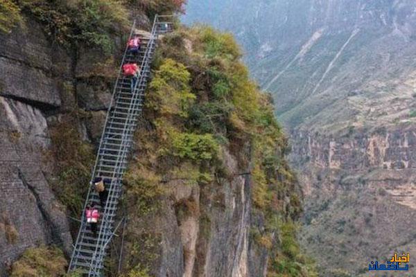 روستای صخره‌ای ۸۰۰ متری در چین