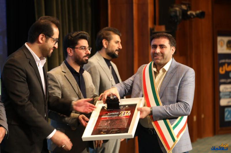 بهنام خانکشی زاده نشان برتر مدیر ارزش آفرین در حوزه صنعت ساختمان را کسب کرد بهنام خانکشی زاده نشان برتر مدیر ارزش آفرین در حوزه صنعت ساختمان را کسب کرد
