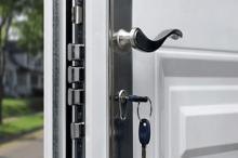 نقش درب ضد سرقت در افزایش امنیت ساختمان‌های مسکونی