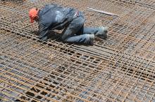 دستمزد کارگران ساختمانی تا پایان جنگ توافقی شود